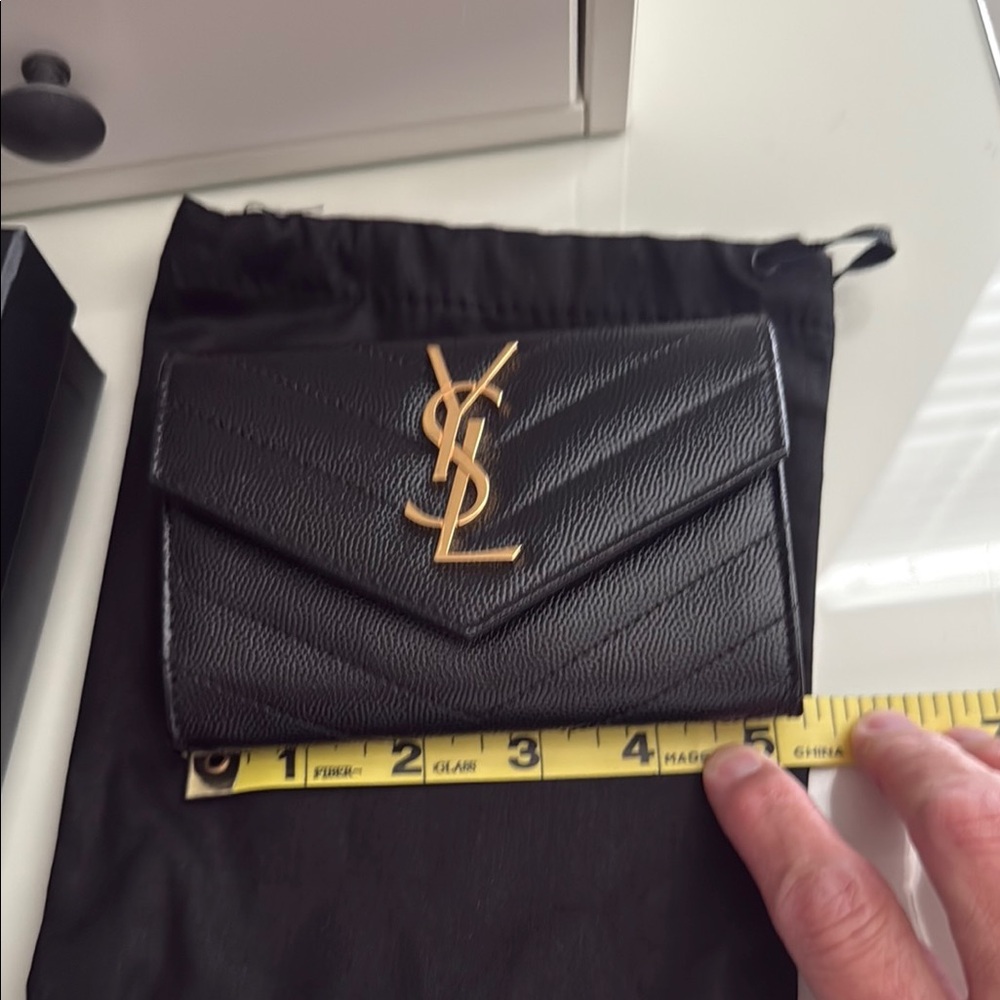 🥳HP🥳♥️Saint Laurent Black Quilted Wallet with Gold Logo♥️ - Picture 8 of 13